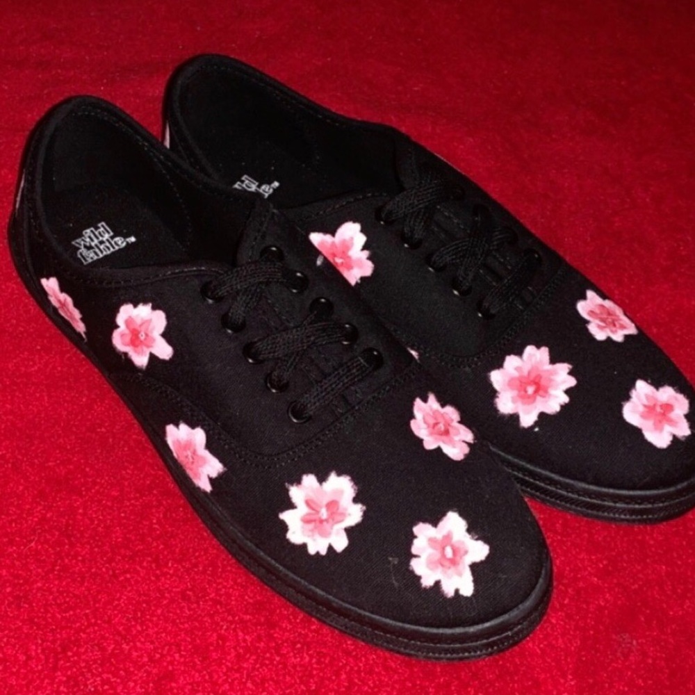 custom hand painted shoes 🌸
